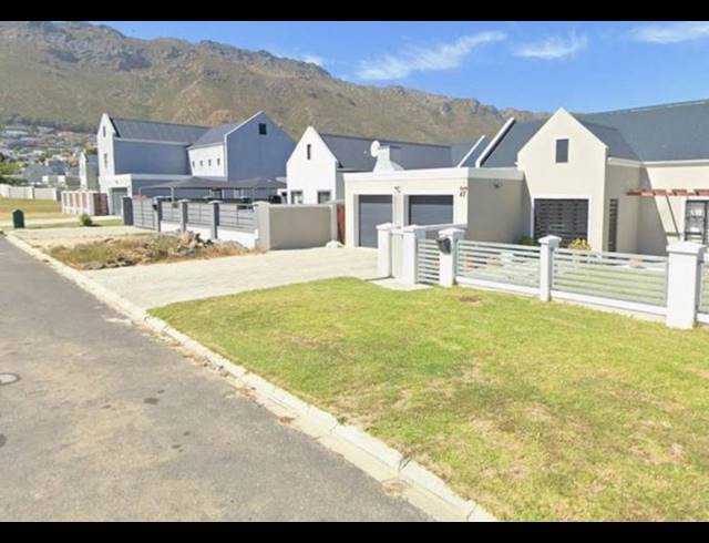 3 BEDROOM HOUSE FOR SALE IN ADMIRALS PARK